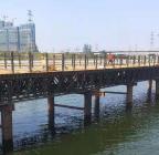 七里湖二场框架桥处跨新开河钢便桥施工