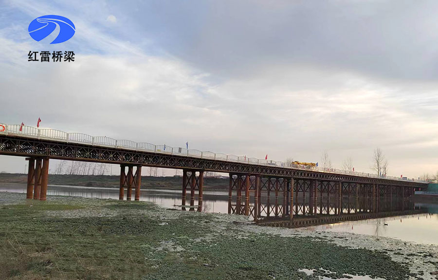 沈卢高速沈丘至遂平段钢便桥钢平台完工
