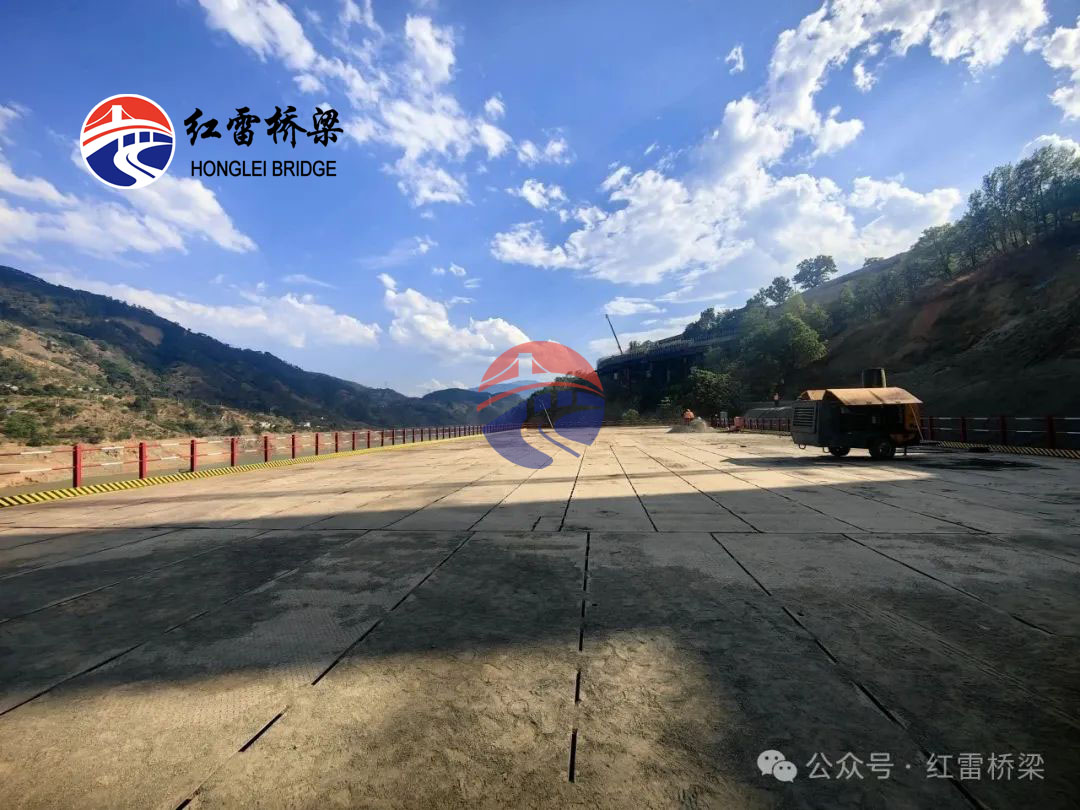 国道227线盐源县—米易县黄泥梁子大桥工程钢平台完工