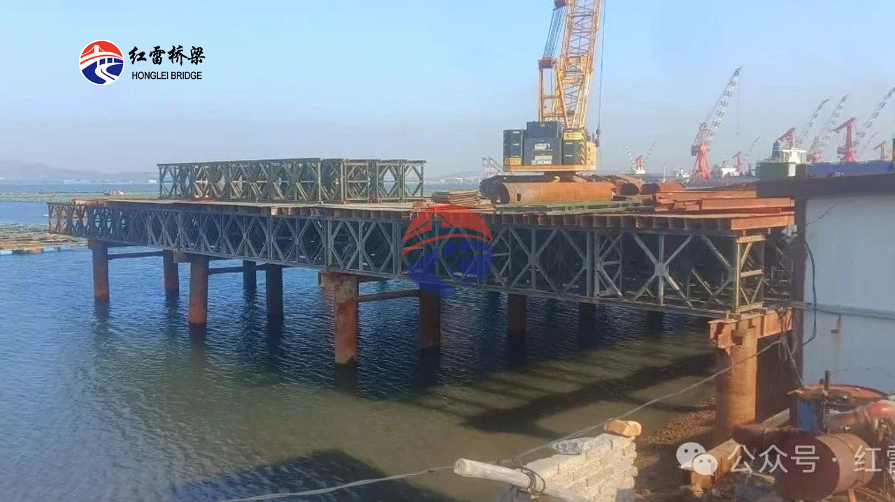 辽宁大连登台-铁营220kV线路新建工程钢平台施工