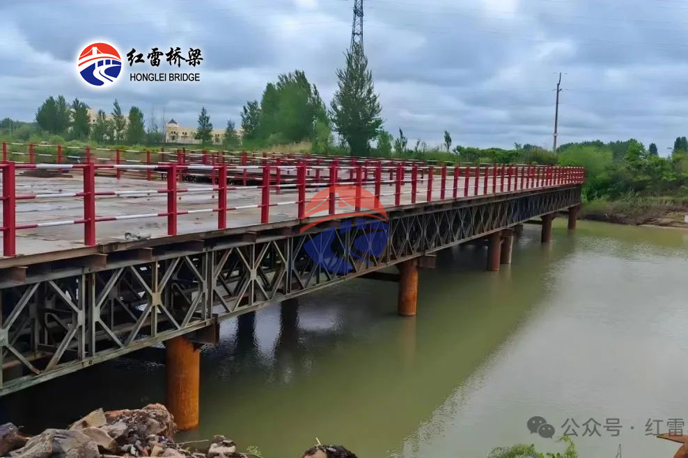 佳木斯至同江铁路扩能改造工程另一座钢便桥顺利完工